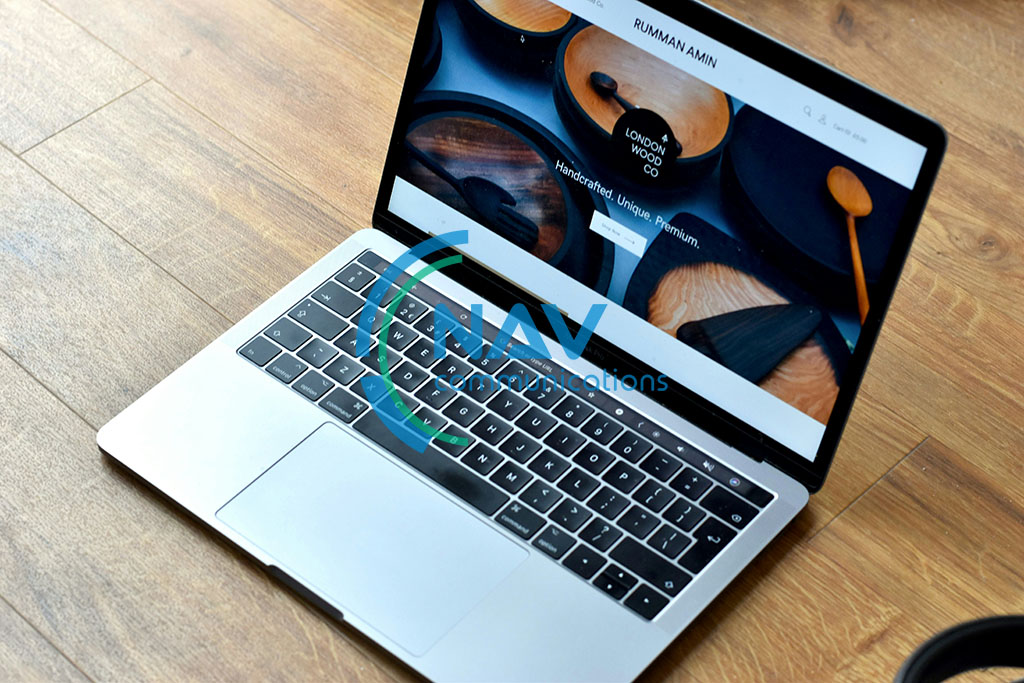 Mutarea unui site de pe un domeniu pe altul: Ghid complet